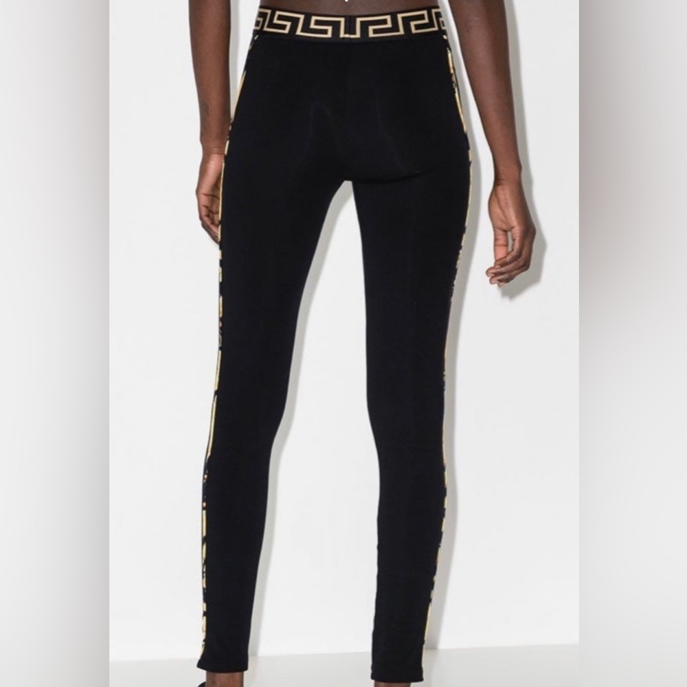 BRAND NEW BLACK LVERSACE LEGGINGS WITH BAROQUE PRINT SIZE L